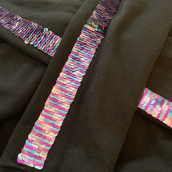 H&M black girls sweatshirt with sequins on the arms - Picture 4 of 5